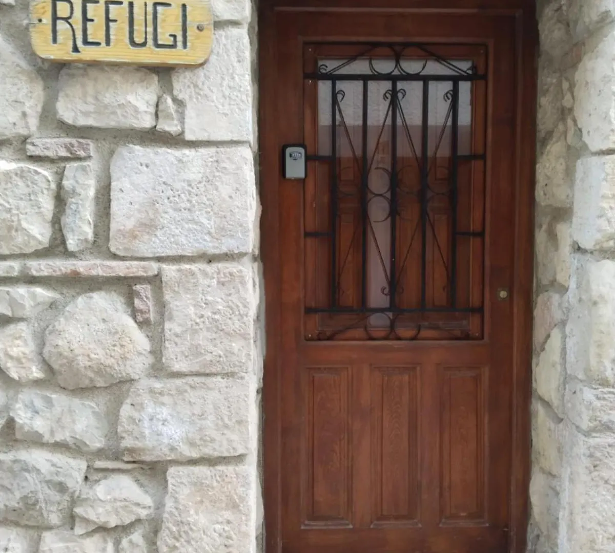 El Refugi Hostel Arboli Spain