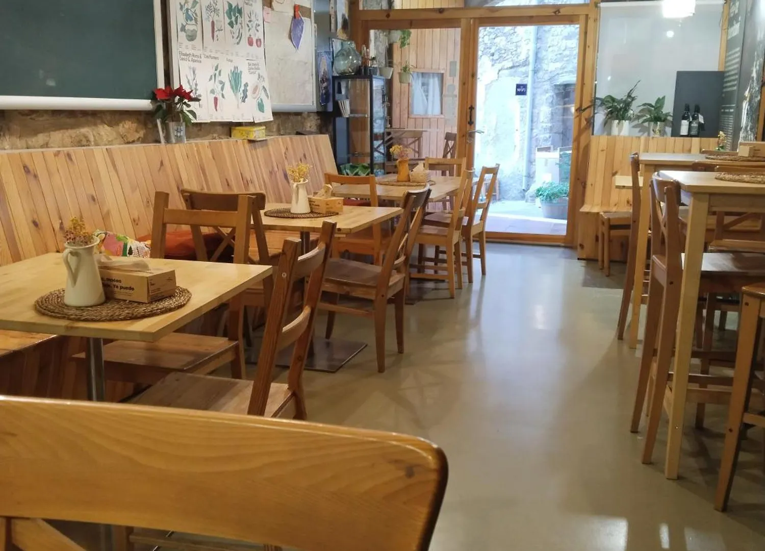 El Refugi Hostel Arboli 0*,  Spain